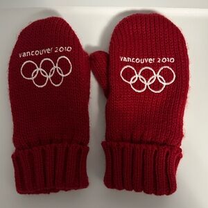 Red Vancouver 2010 Mittens